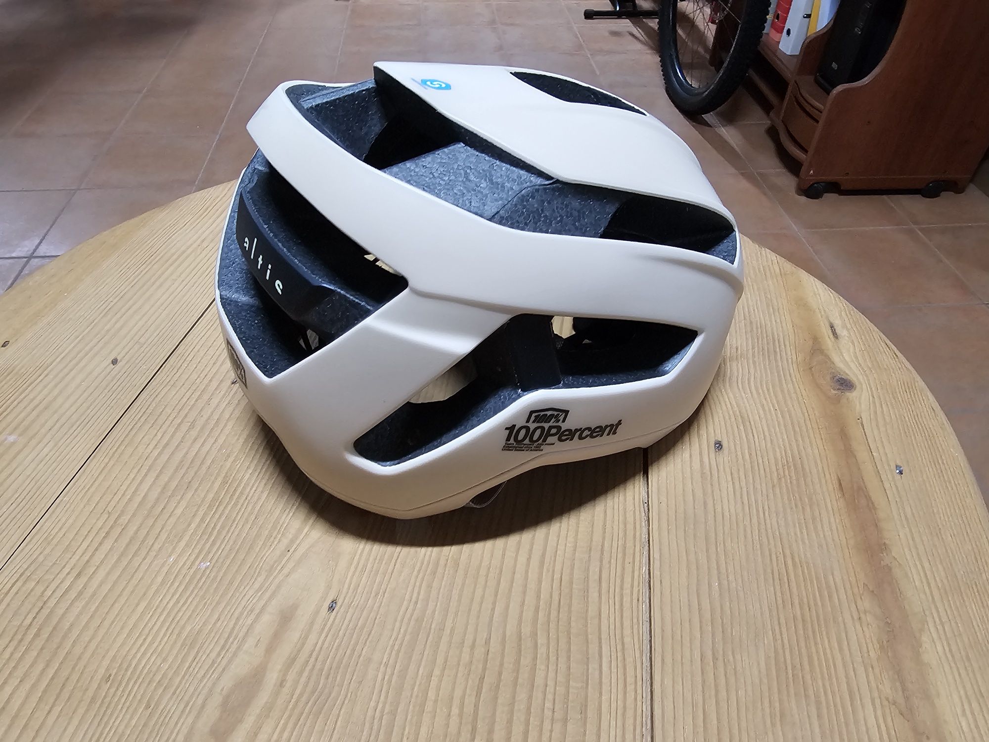 Capacete gravel 100%