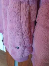 Casaco de pelinho rosa, Pimbalina