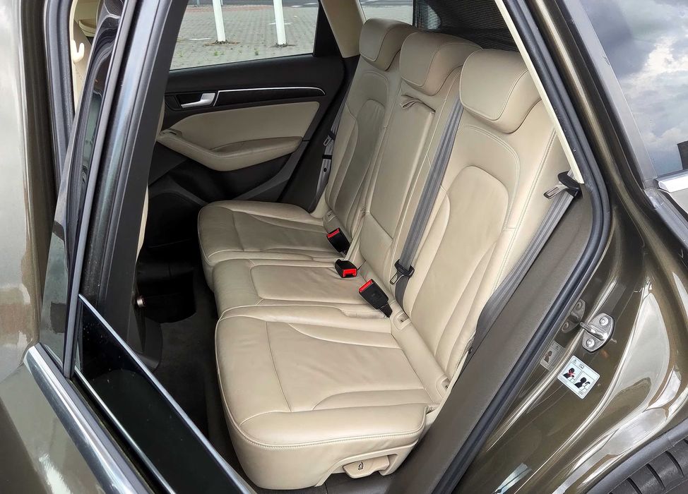 Audi Q5      2015