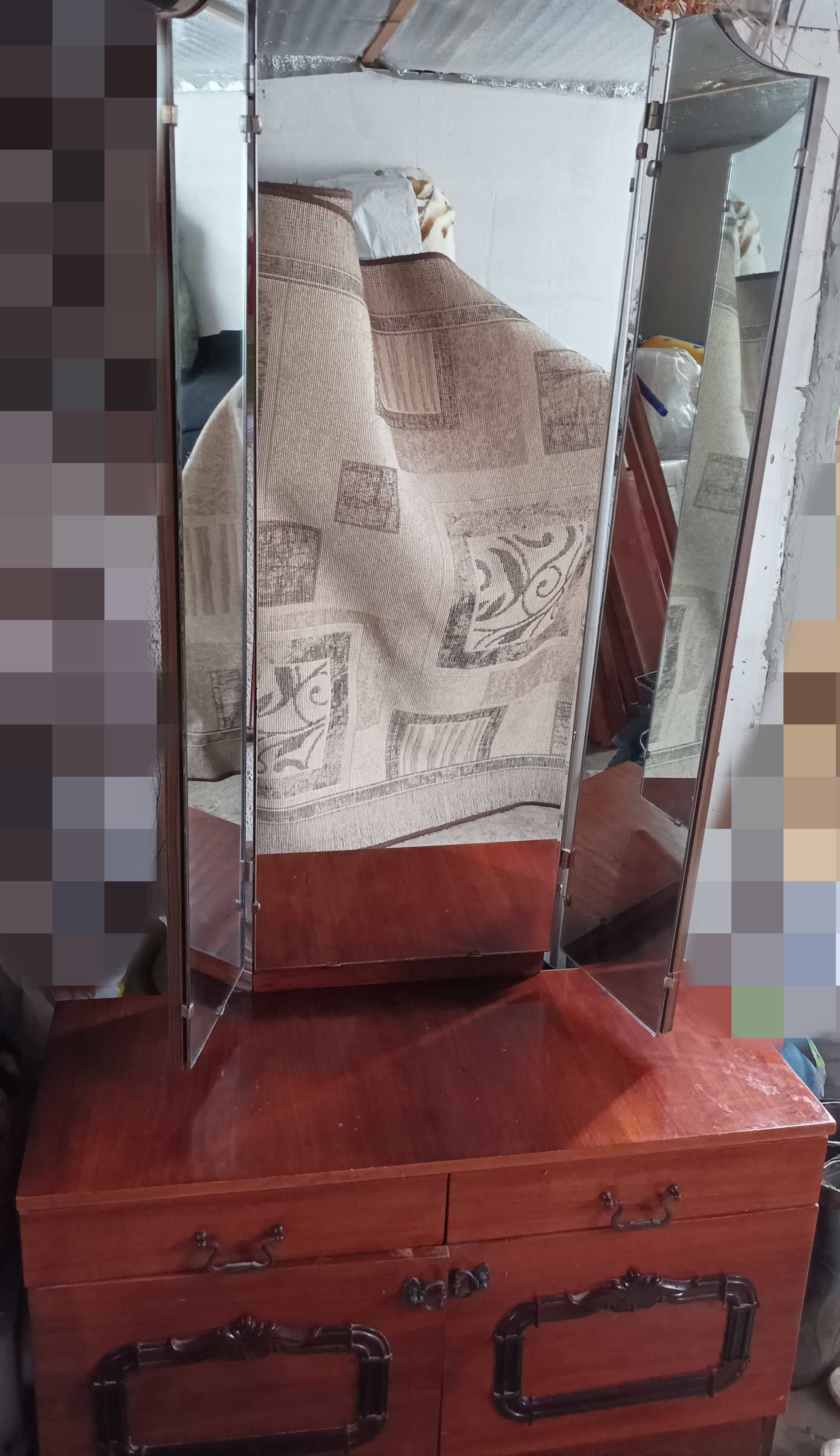 Трюмо в дуже гарному стані
