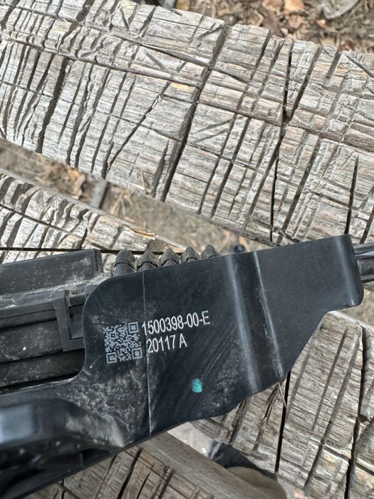 Tesla Model Y актуатор капота привод замка капота оригинал разборка