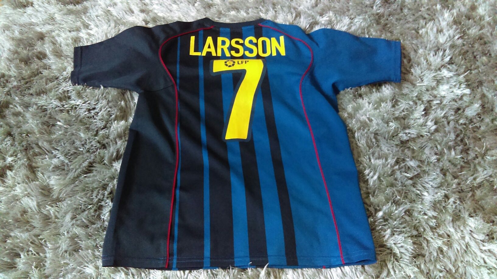 Koszulka Barcelony, 7 Larsson