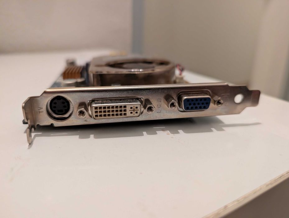 Placa Gráfica ASUS EN6600GT – PCI-E 128MB