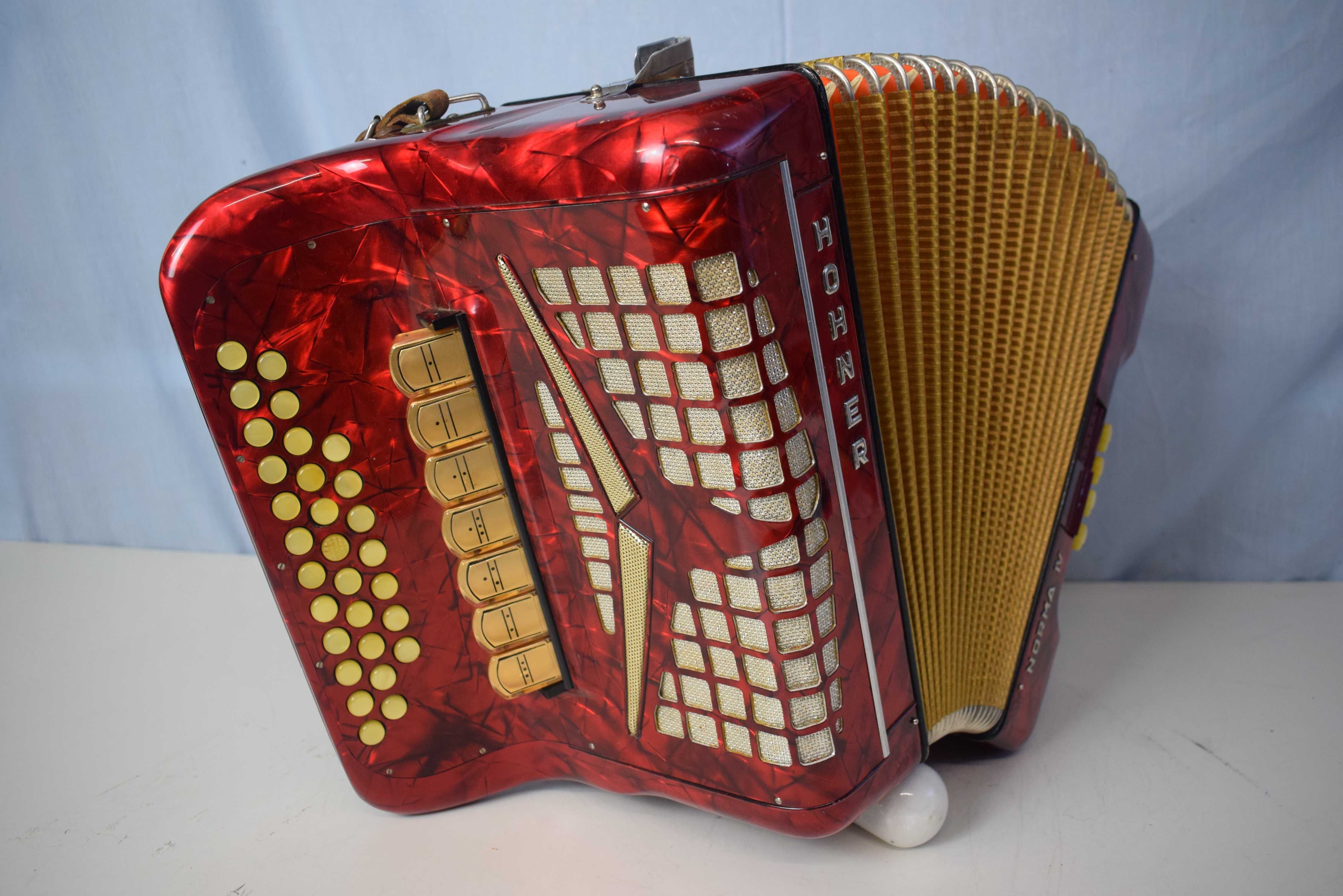 Hohner Norma IV 4 Voz. Com Mala