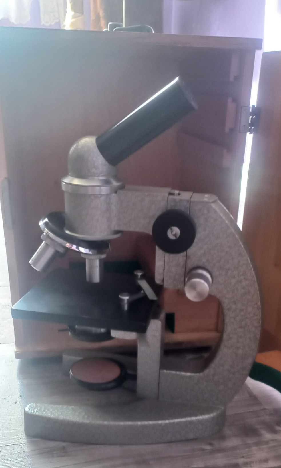 Mikroskop. Szkolny