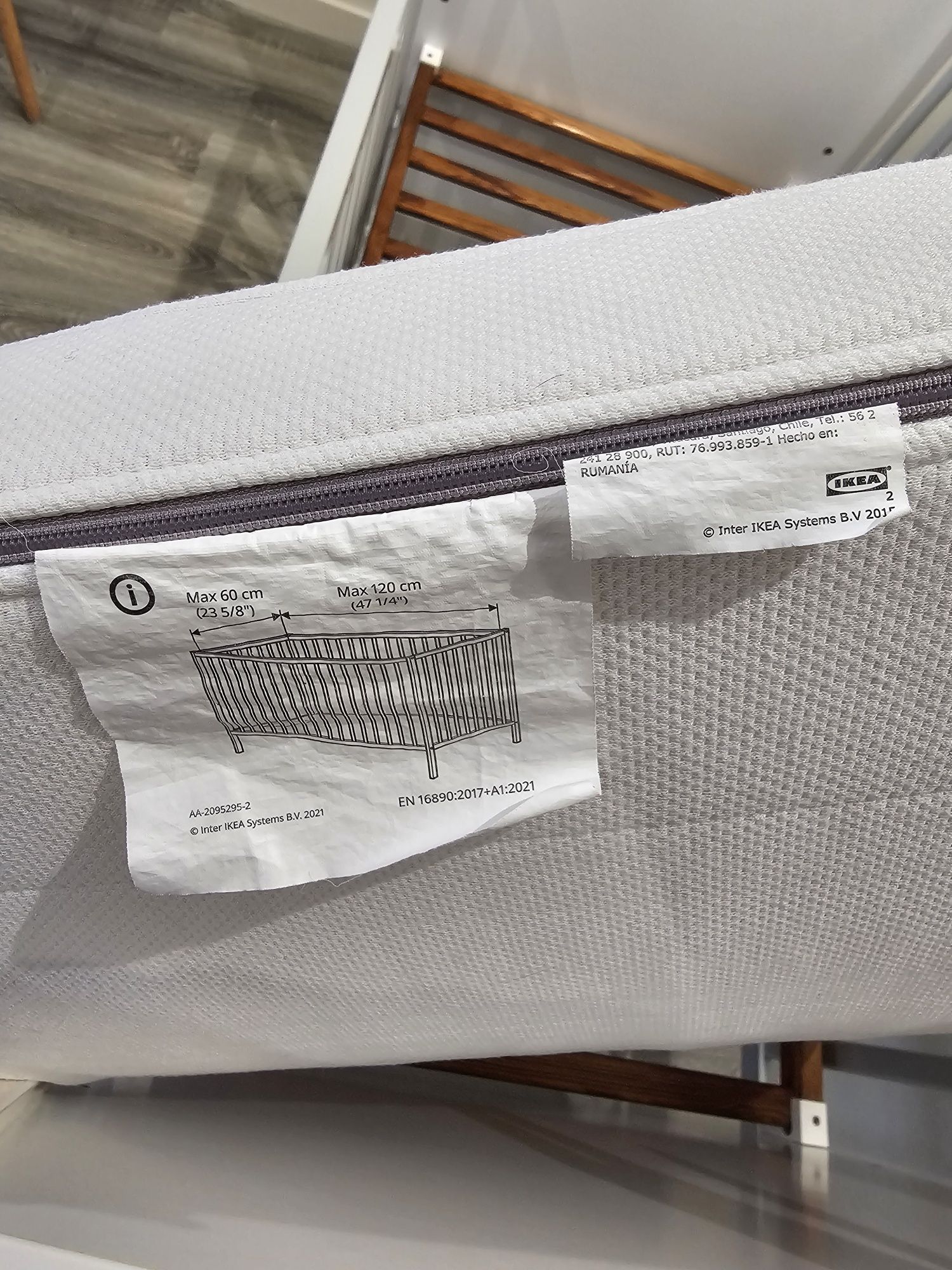 Berço trama como novo com colchão de espuma IKEA 1.60X2.00m