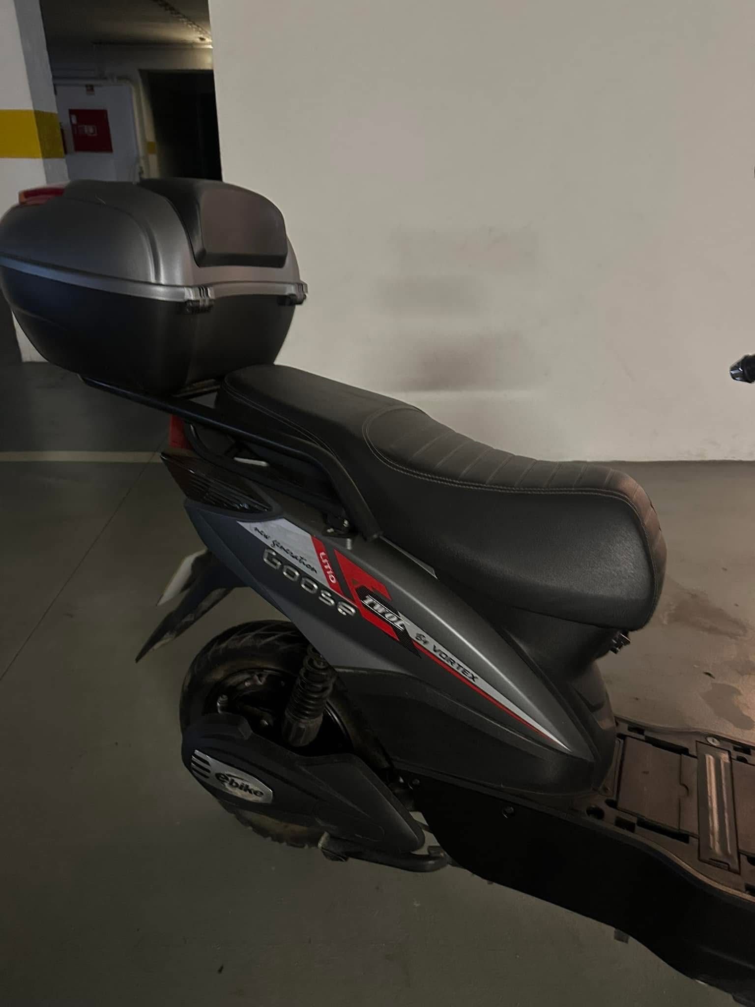 Moto elétrica goose two