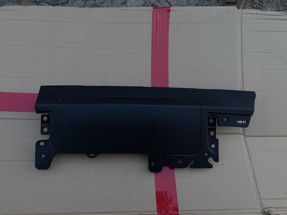 Подушка колін tesla midel 3 air bag  права пассажира оригінал