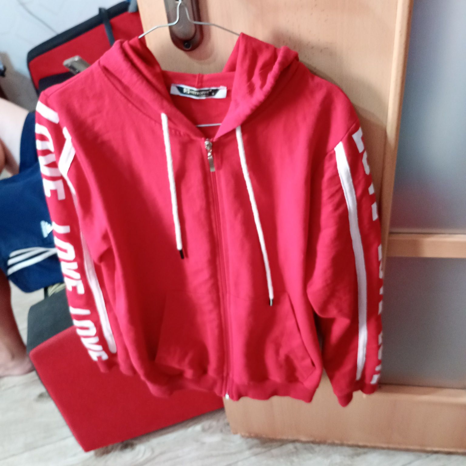 Bluza czerwona sportowa