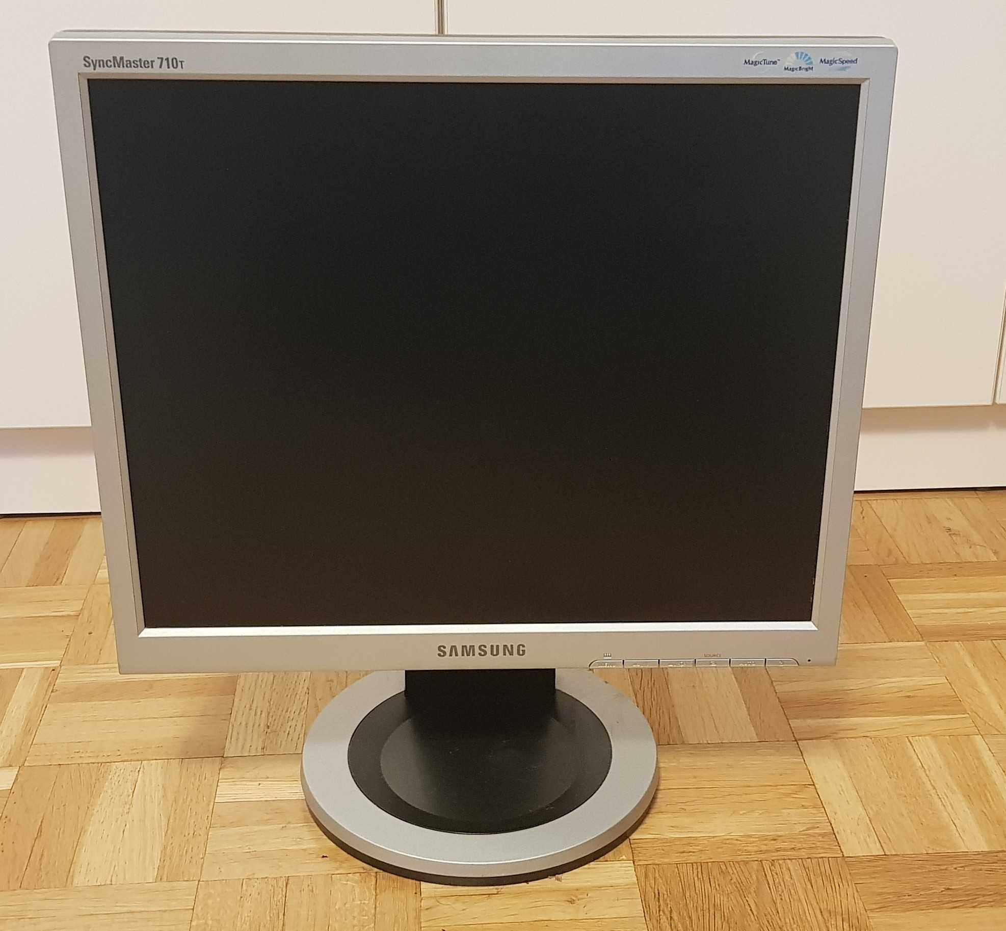 monitor Samsung SyncMaster SM 710T 17" PIVOT
