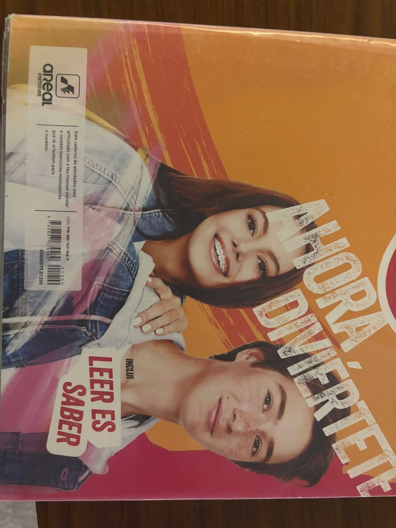 Manual de Espanhol + Cadermo de atividades 9 Ano