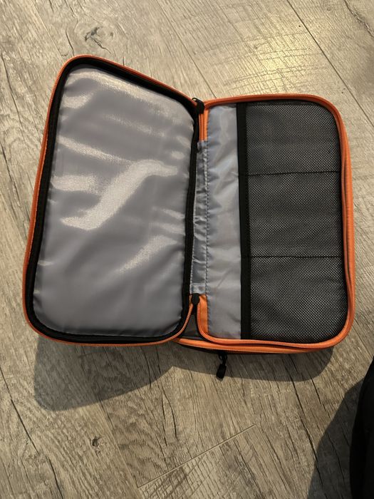 Organizer podróżny na kable i akcesoria elektroniczne