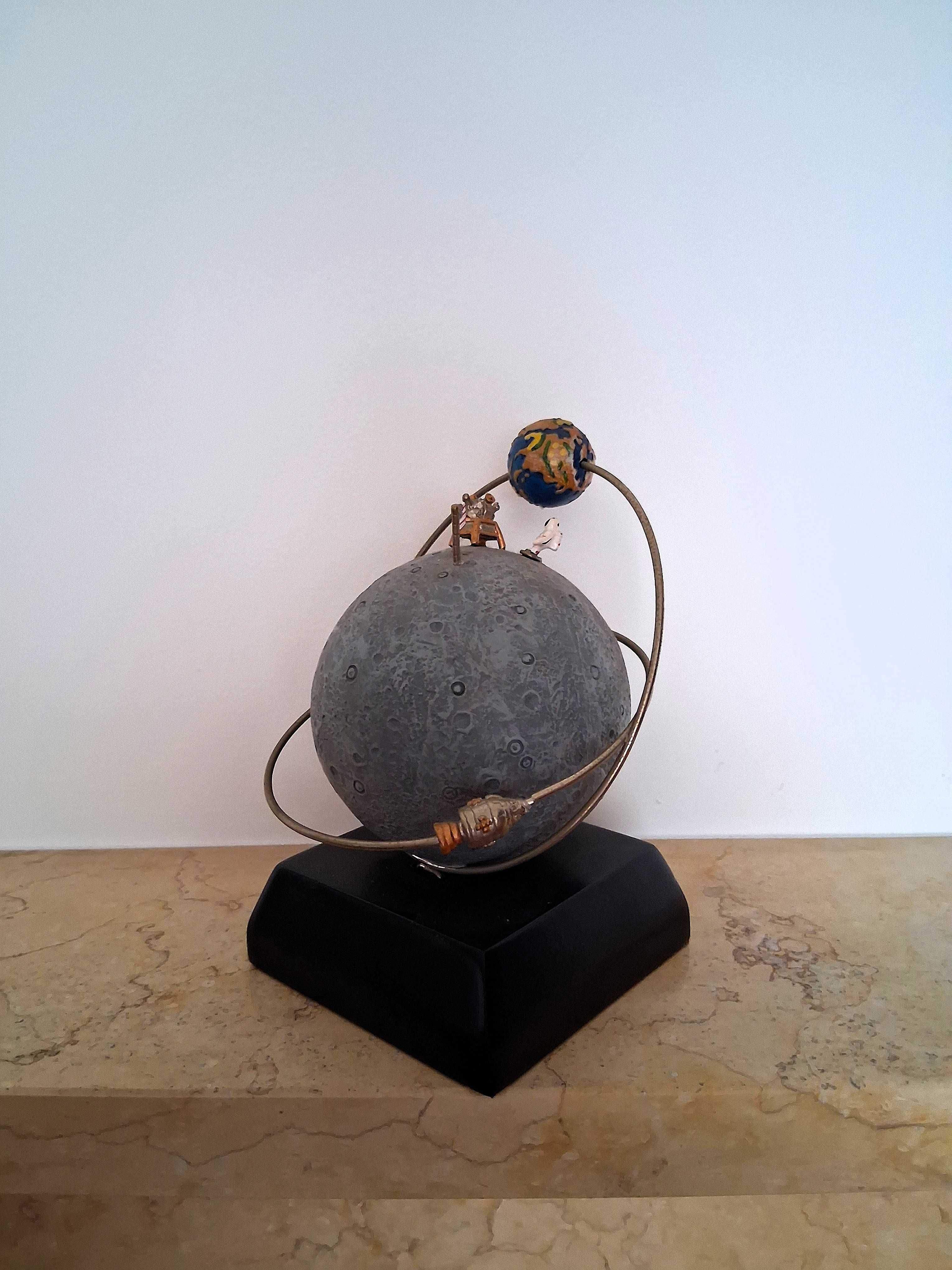 Estatueta - Chegada à Lua