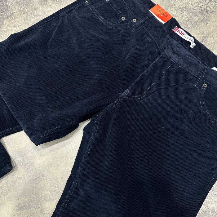 Стильний чоловічий вельвет Levi's(розмір-36)
