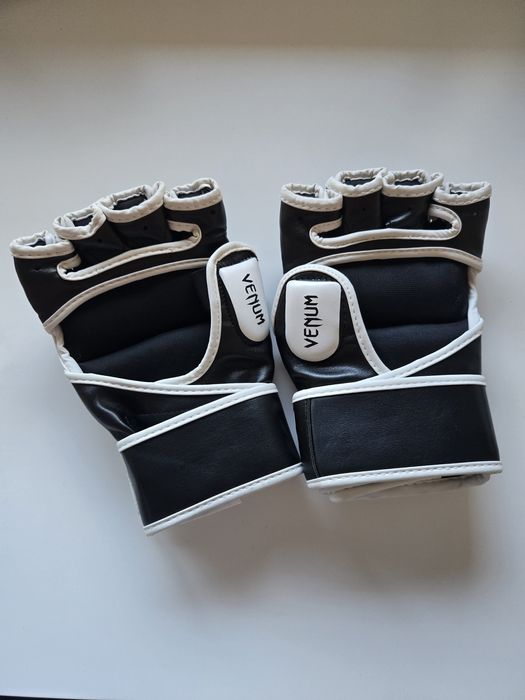 Luvas MMA venum .