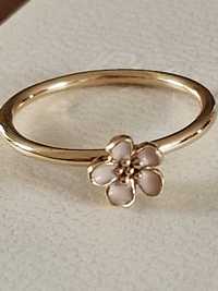 Pandora oryginalny pierścionek kwiat wiśni  złoto 585