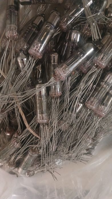 Продам лампы 6н16б-в в количестве.