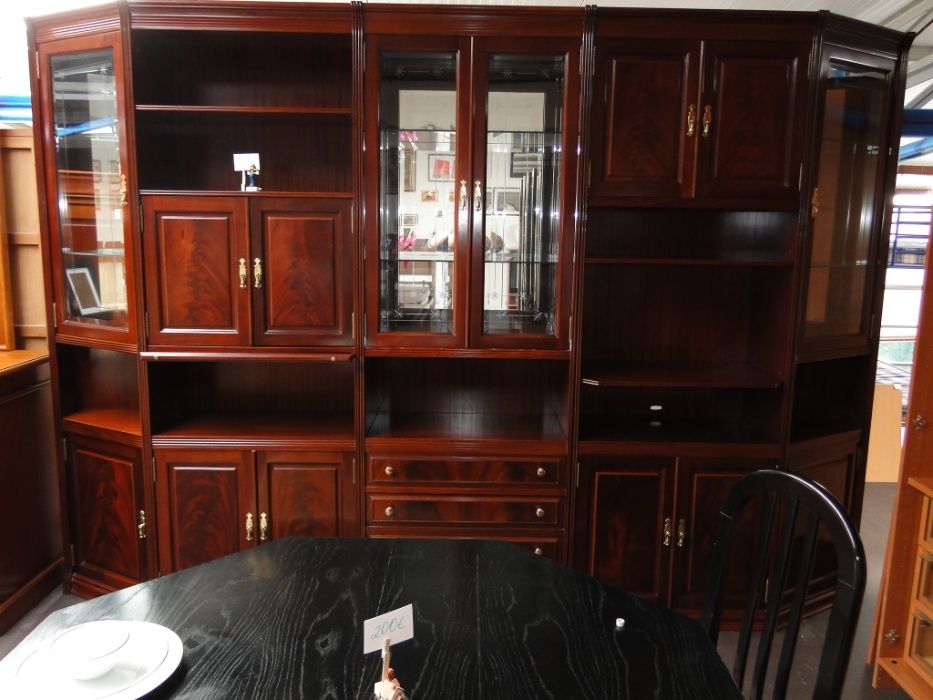 Grande móvel de sala em madeira - óptimo estado