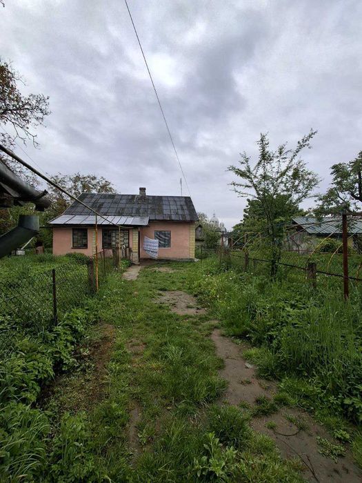 Продам будинок в мальовничому  селі  Страдч, неподалік Львова