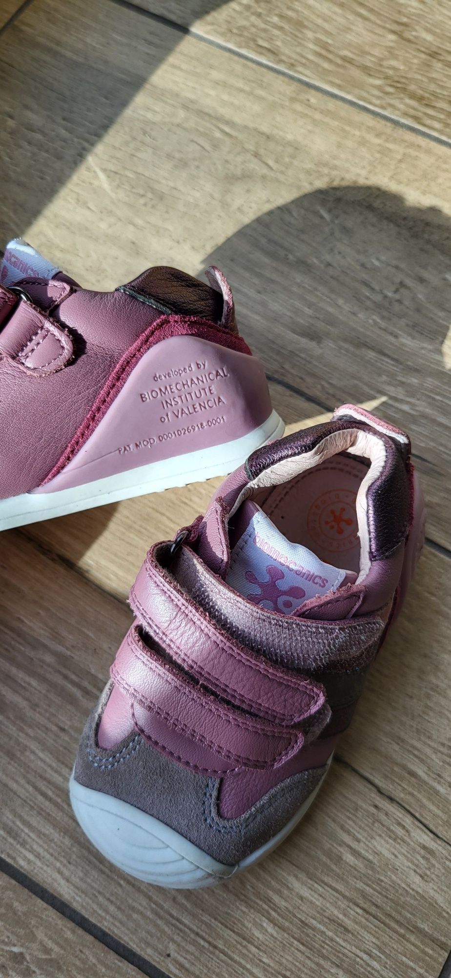 Buty dla dziewczynki Biomecanics rozm. 20