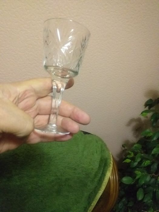 Фужеры хрустальные.