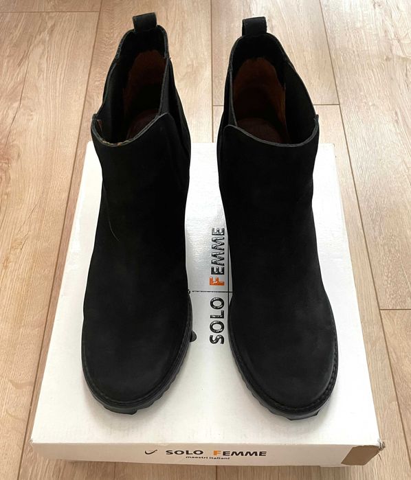 Botki Solo Femme czarny nubuk koturn nowe 419zł