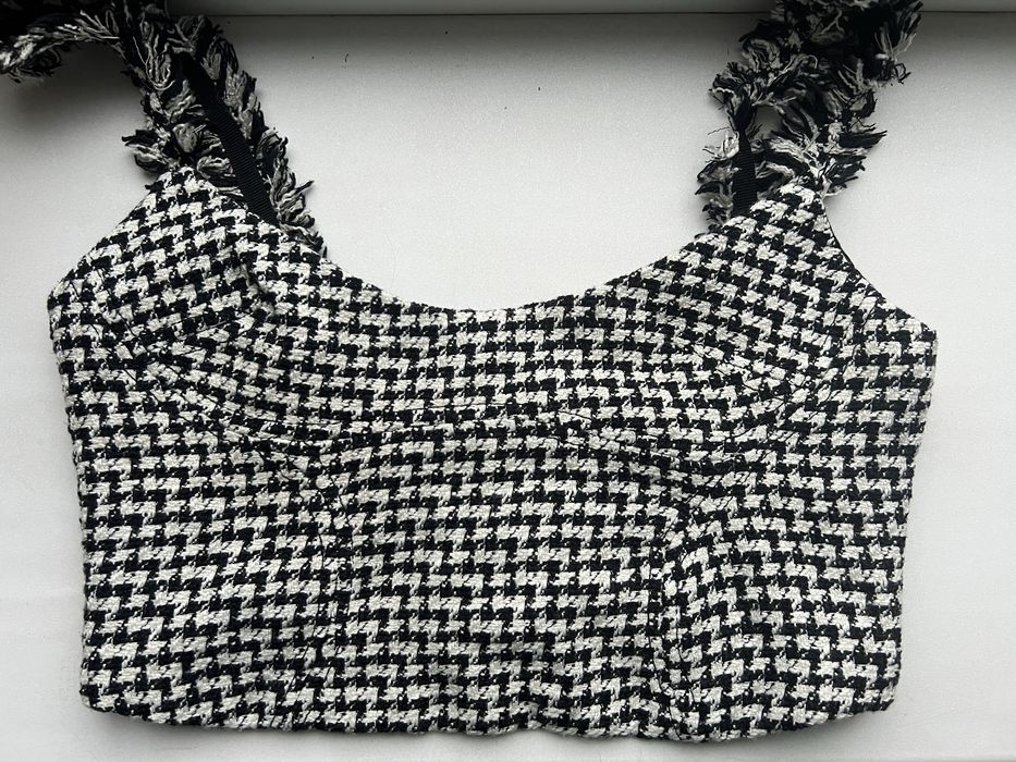 Речі даром. Топ, джинси, сукня