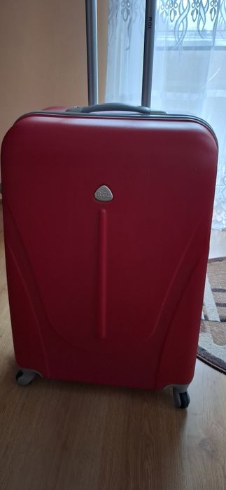 Duża walizka na kółkach RGL