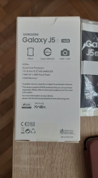 Смартфон Samsung J5 2016