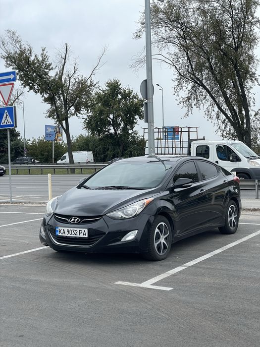 Hyundai Elantra 2012 (Aвтомат)