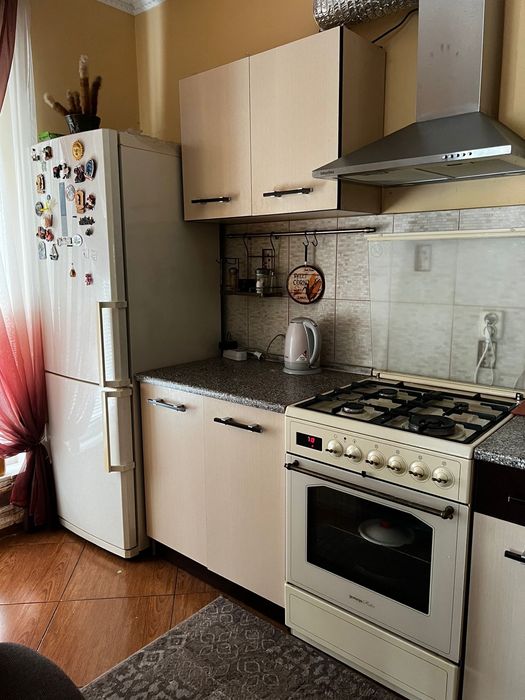 Дом в отоплением. ТЕРИТОРИАЛЬНО "Selfish Club". Метро Бориспольска 40к