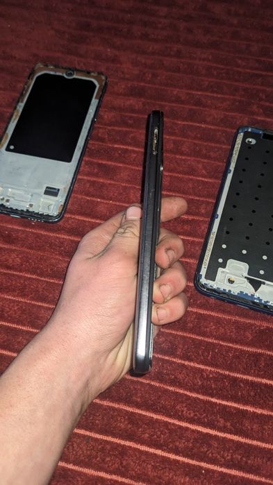 Телефони на розбор