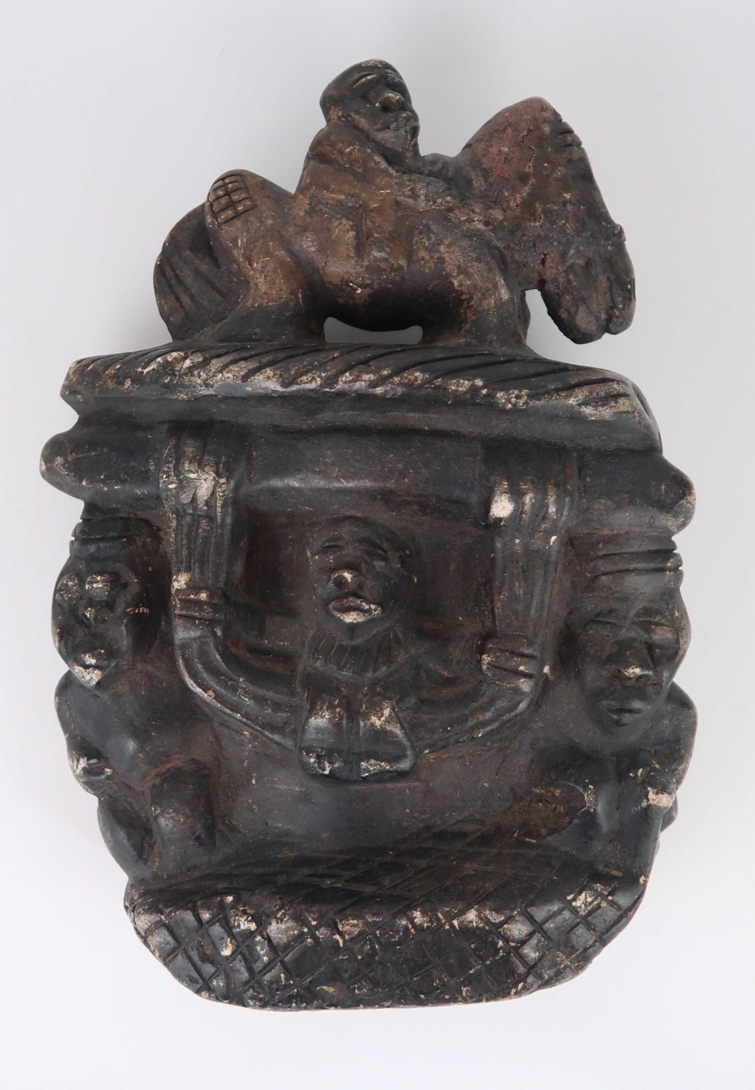Escultura em pedra - 27 cm