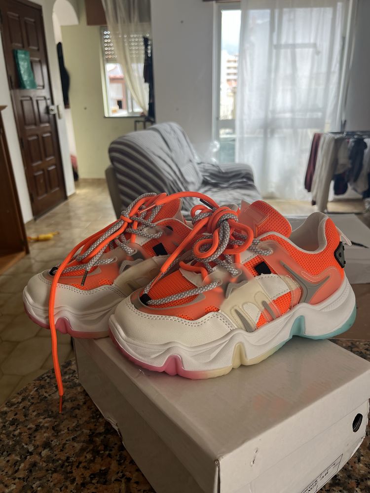 Tenis coloridos 38