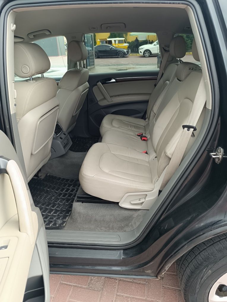 Свіжа Audi Q 7.    3.0TDI