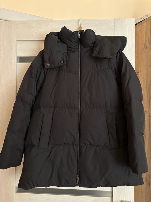 Чорний пуховик Massimo Dutti