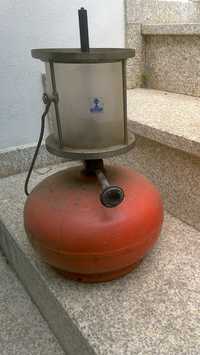 Petro max usado como lamparina.