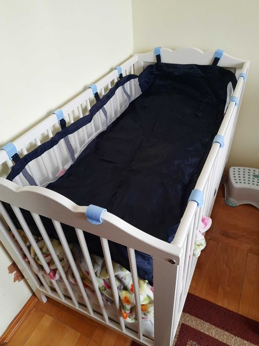 Podwieszany drugi poziom do łóżeczka turystycznego