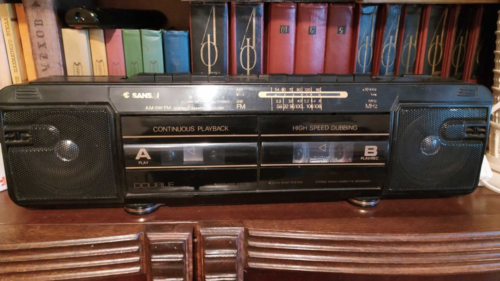 Магнітофон Sansay (працює через раз)