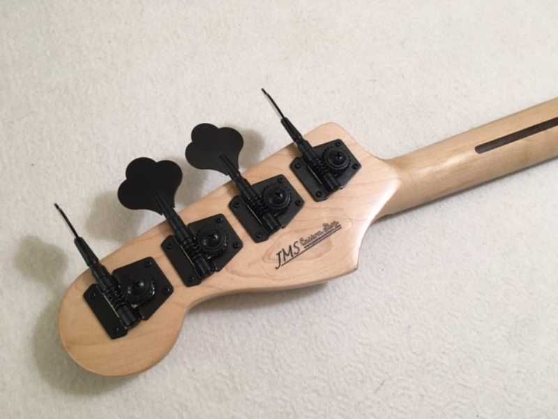 Baixo JMS JB Ultra,  novo com garantia.
