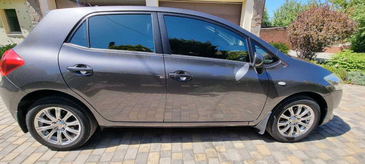 Продам авто  Toyota  Auris