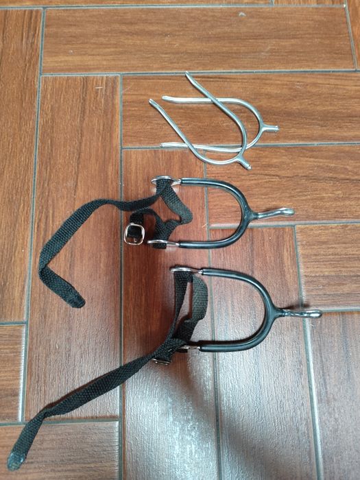 Ostrogi jeździeckie, dwa rodzaje