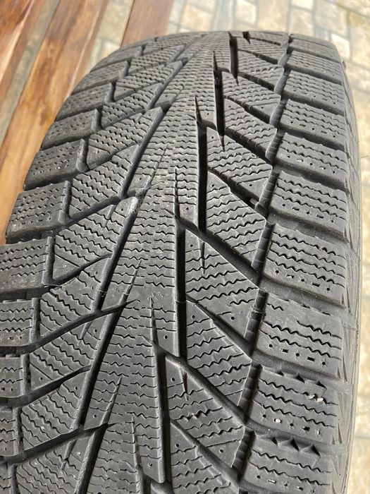 Шини зимові Hankook. 205/60r16. 96T
