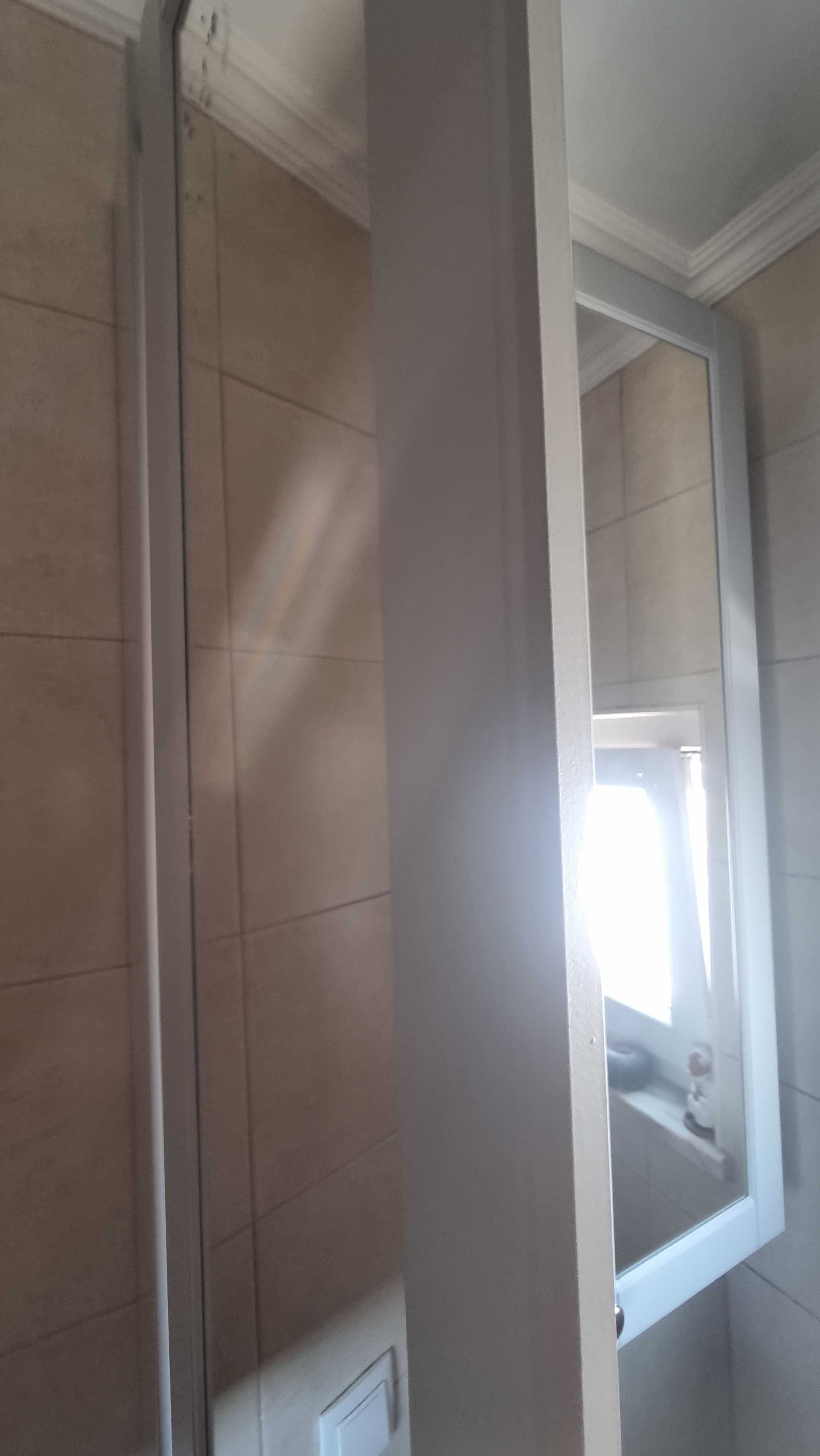 Armário espelhado com portas Casa de Banho