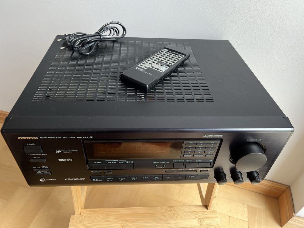 Amplituner kina domowego Onkyo TX-SV525R