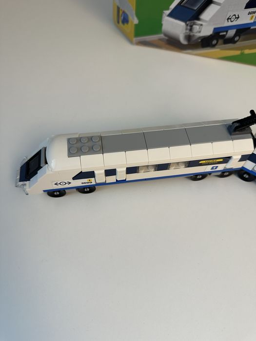 Конструктор LEGO Creator Високошвидкісний поїзд (40518).