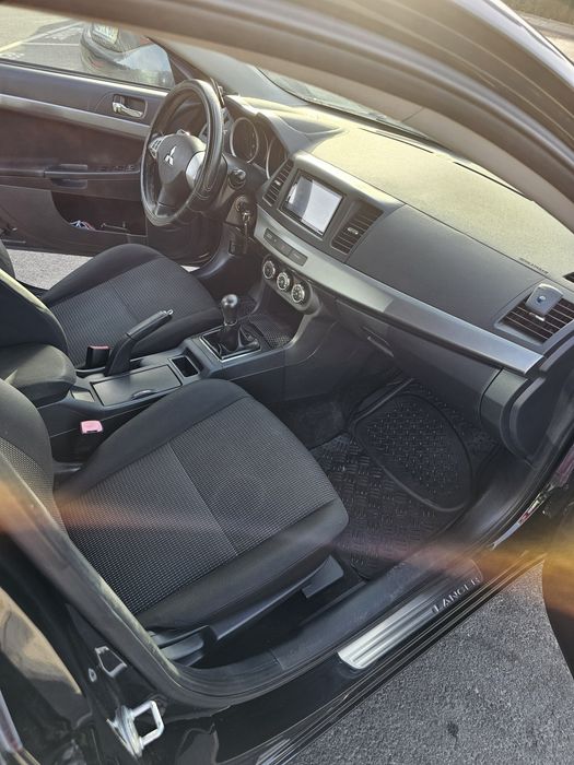 Mitsubishi Lancer 1.5 Invite 2010