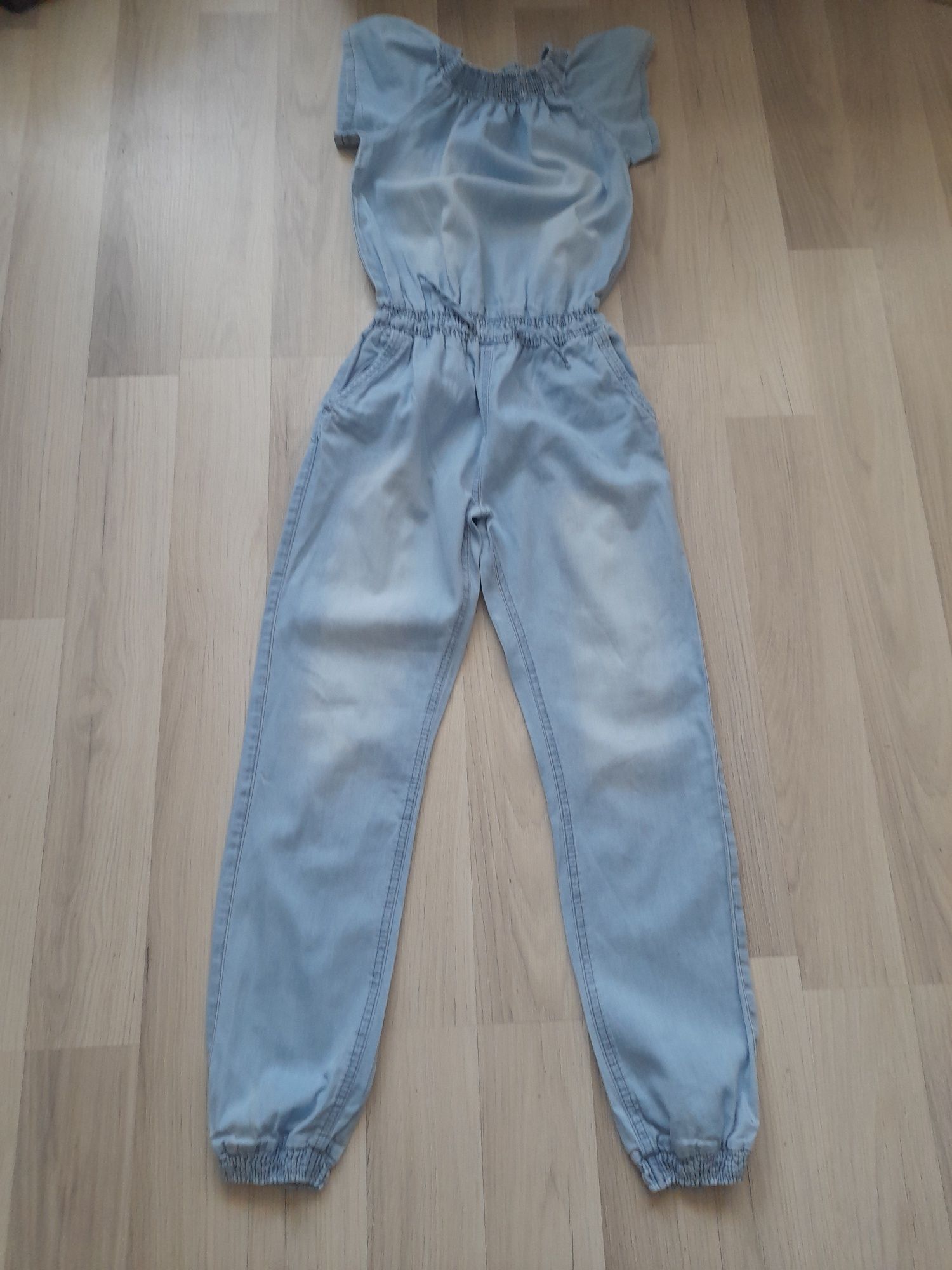 Kombinezon cienki jeans rozmiar 140 cm Yigga