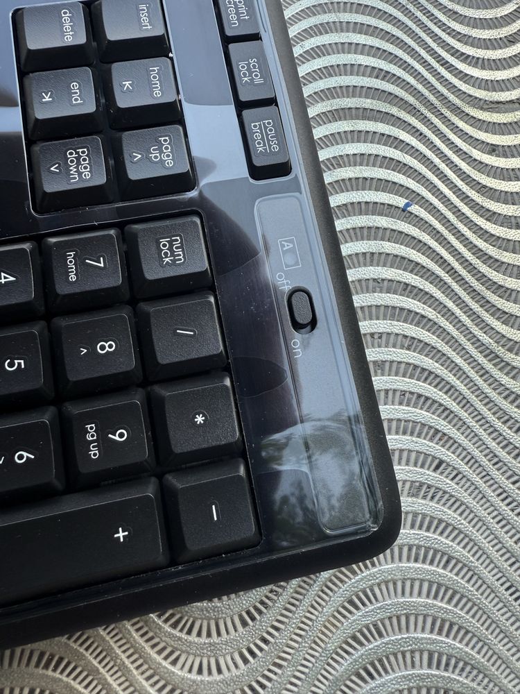 Klawiatura logitech z myszka