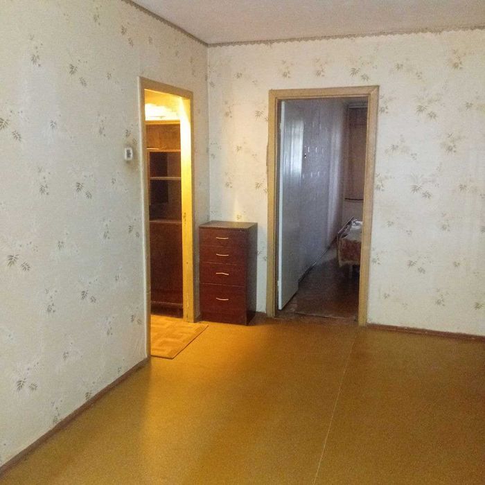 Продаю 3 комнатную квартиру на Пл. Победы